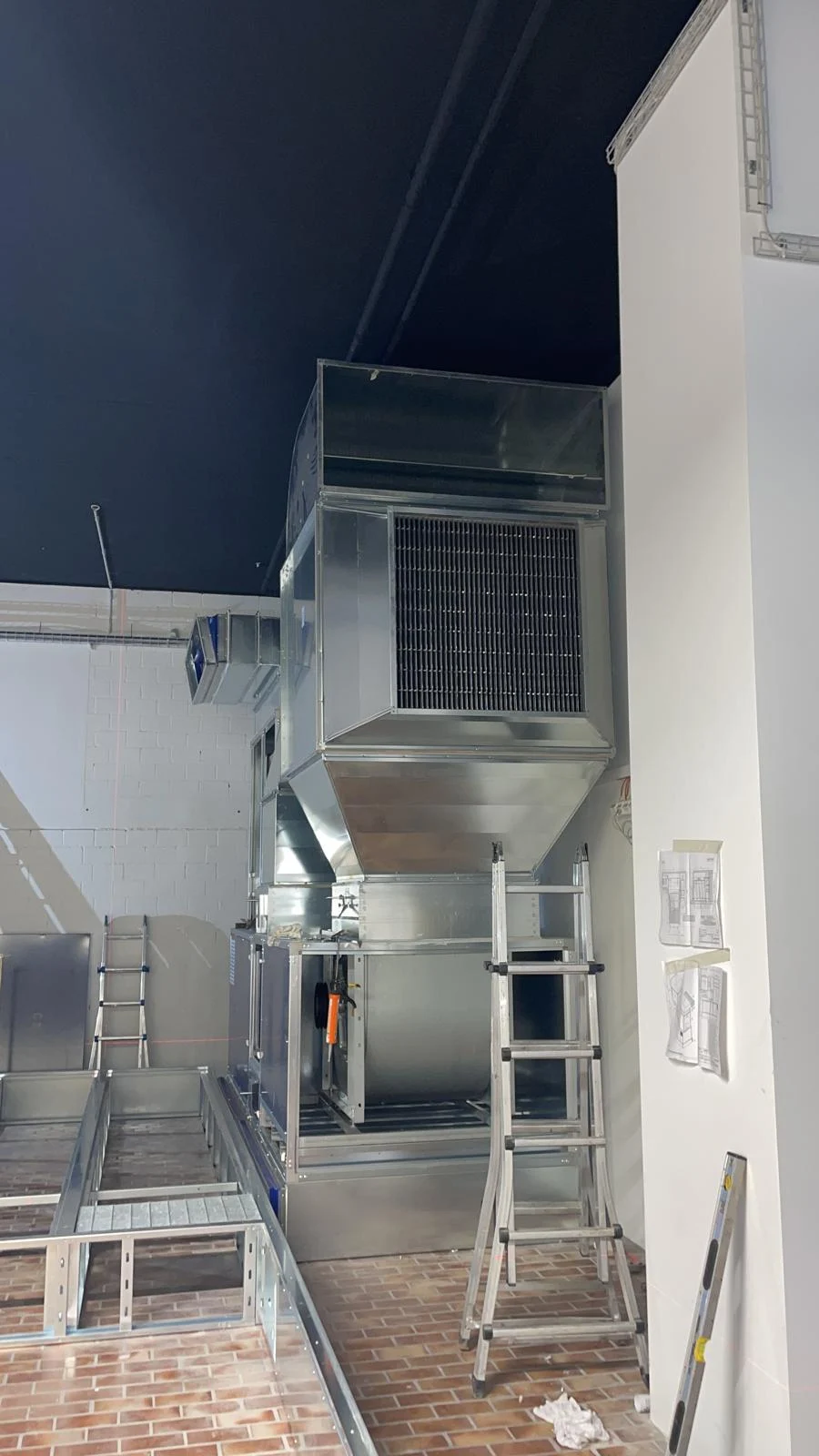 Detailaufnahme Montagearbeit